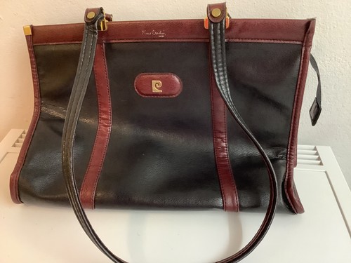 Schwarze lederhandtasche von - schwarze,